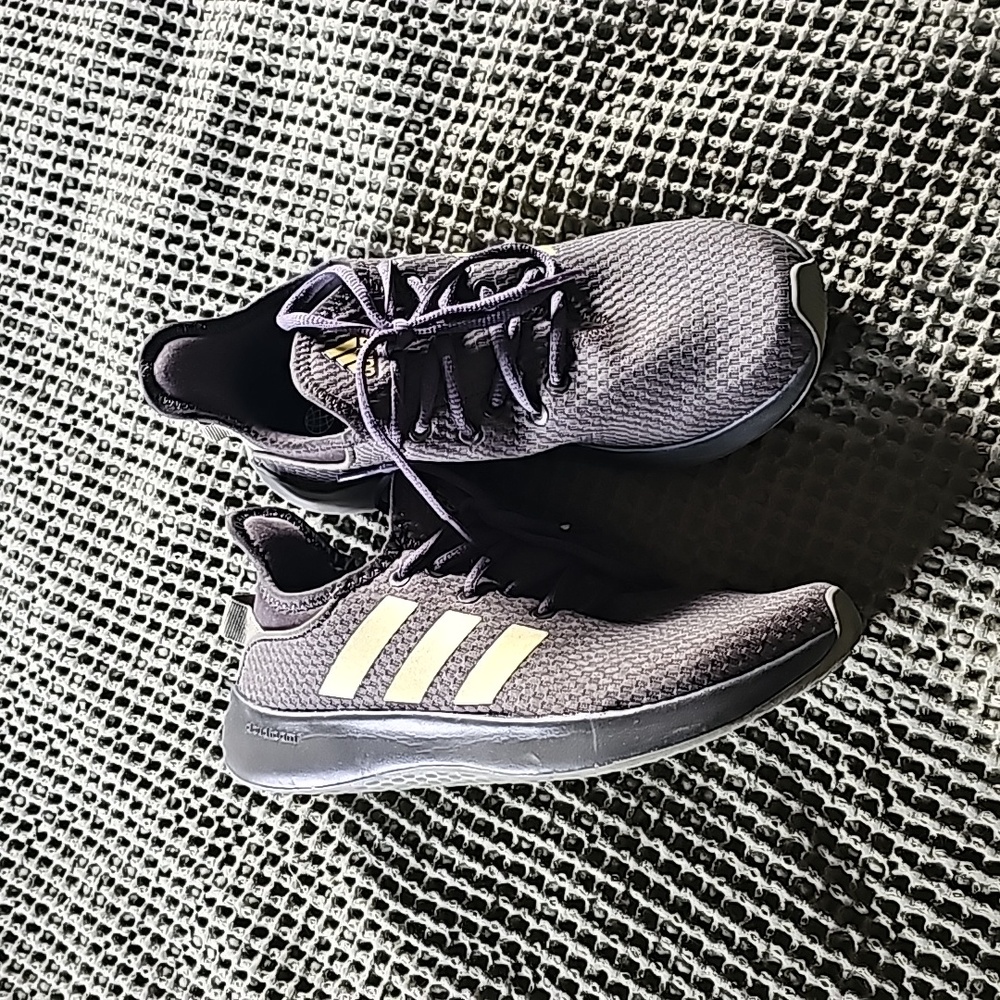 Adidas cloudfoam size 7 NWOB army green